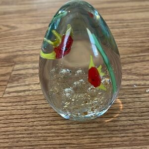 Art glass paperweight, egg shaped flat, bottom aquarium, gold glitter